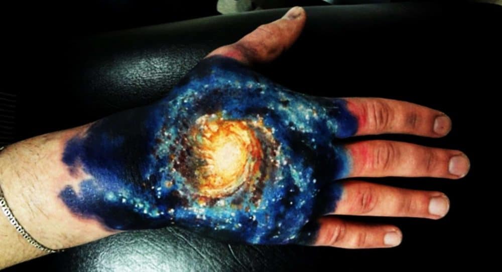 В дълбокият космос - 3D татуировки - невероятни 3D татуировки