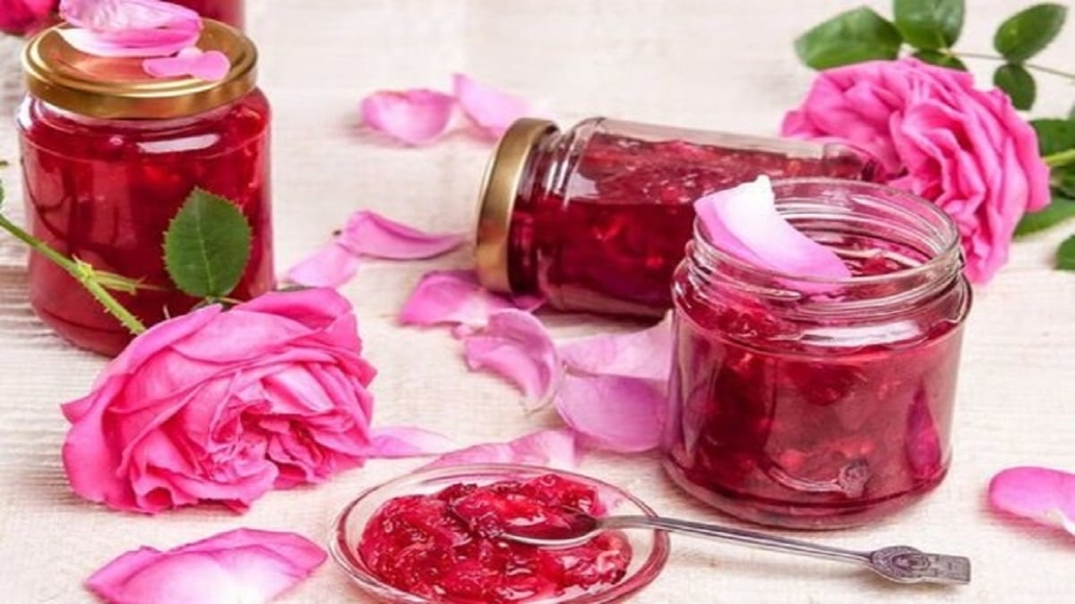 Как да направим сироп от рози – деликатният и ароматен