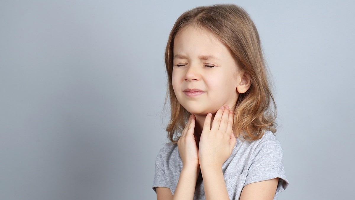 Как да излекуваме зачервено гърло на дете – болките в