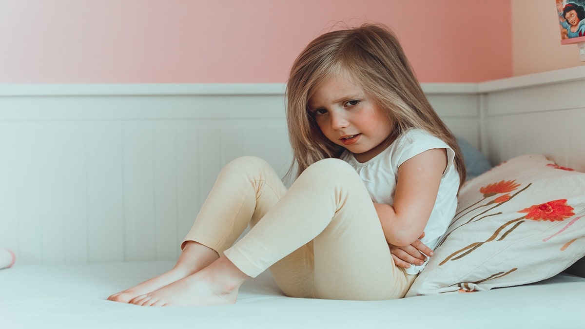Повръщане и болки в корема при дете – как да
