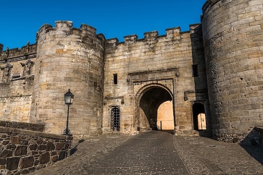 Силно защитени порти - невероятните защити на древните замъци